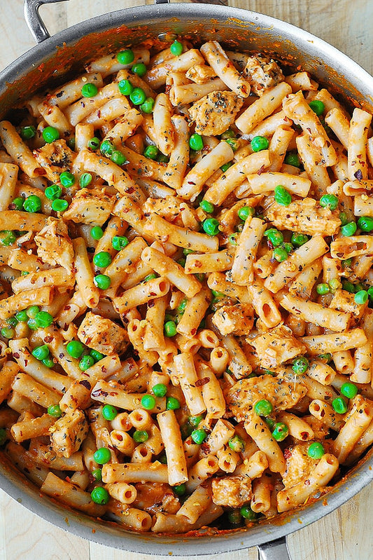 Spicy Garlic Chicken Penne with Peas