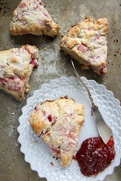 Strawberry Rhubarb Scones - 1 Dozen