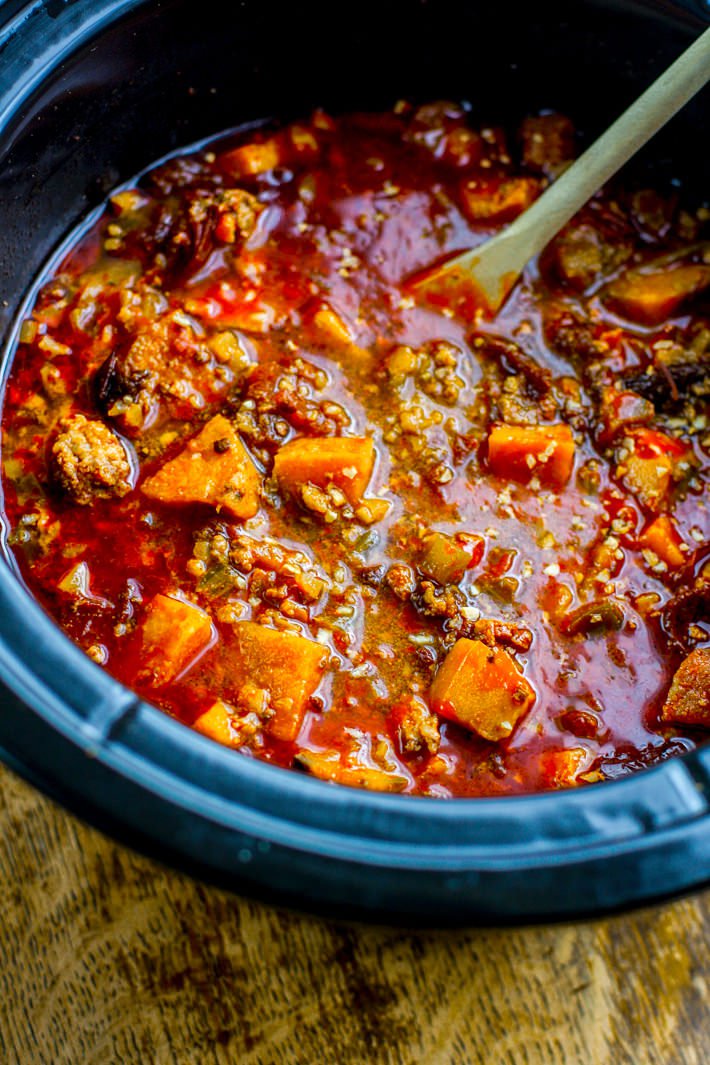 Crock Pot Sweet Potato Chipotle Chili {Paleo}