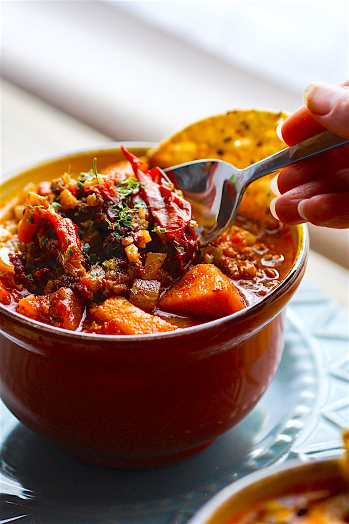 Crock Pot Sweet Potato Chipotle Chili {Paleo}